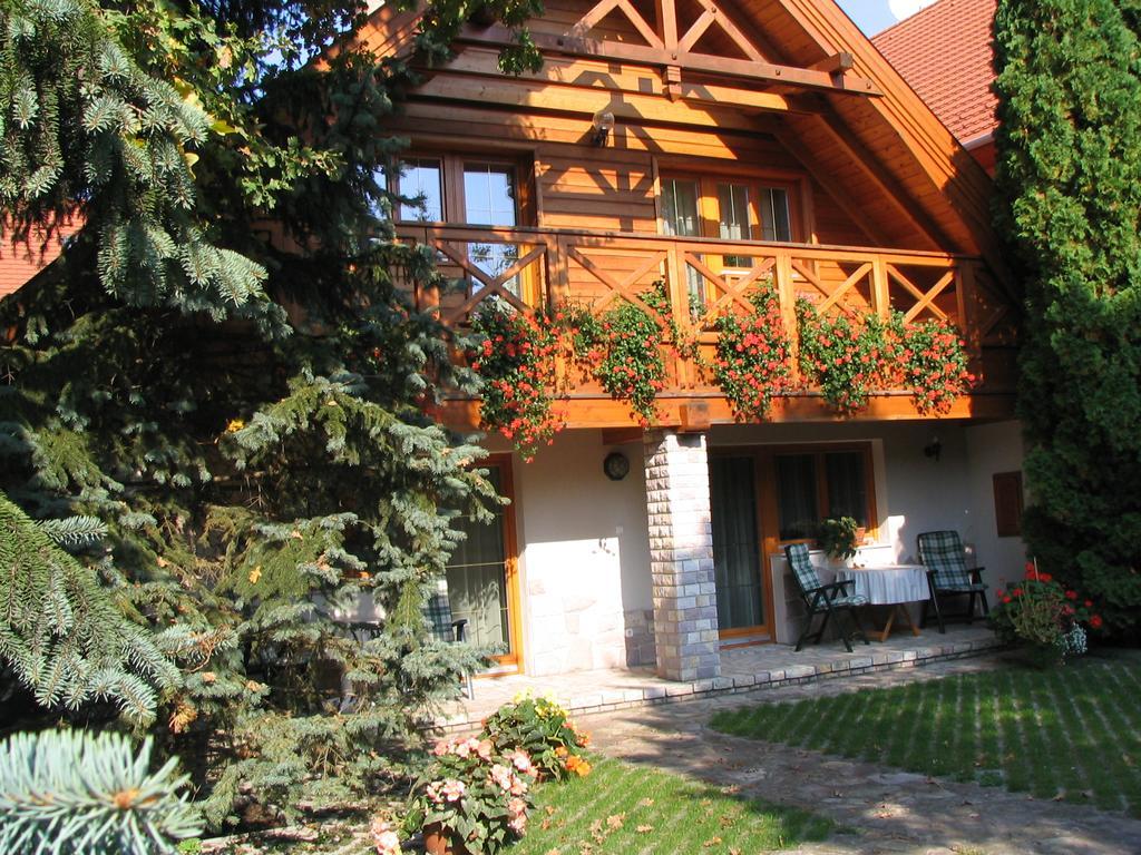 Toelgyes Apartment Hajduszoboszlo Exterior photo